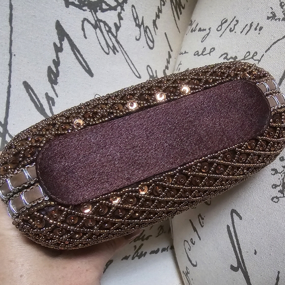 EXPRESSIONS NYC Hard Case snap closure evening clutch with Chain strap GUC - Picture 6 of 15
